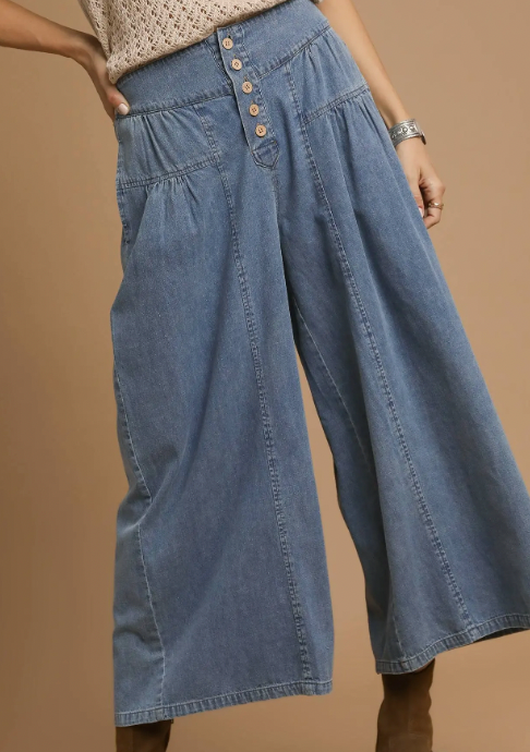 Light Wash  Wide Leg Button Jeans